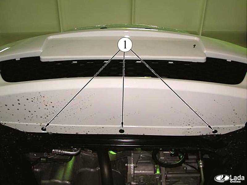 Демонтировать задний бампер необходимо для его ремонта замены или для снятия фар автомобиля Демонтаж заднего бампера может выполняться для установки парктроника Рассмотрим процесс снятия переднего