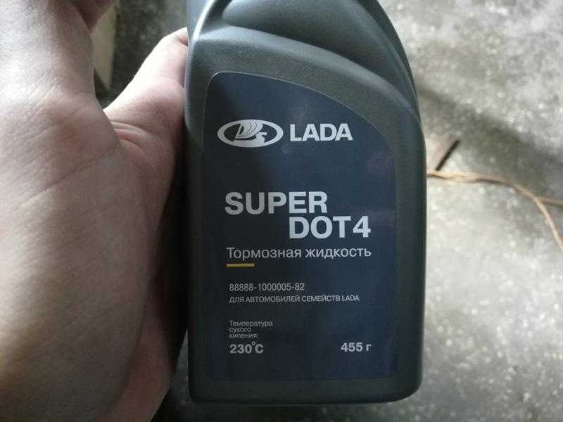 Лучшие моторные масла для заливки в двигатель lada vesta: какое льют на заводе, российские, импортные