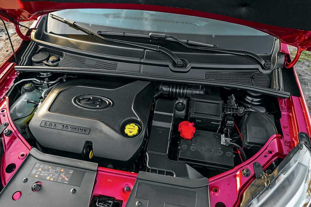 Лада Веста (двигатель ВАЗ 16 л МКПП Renault) была куплена в 2016 году в комплектации Comfort Optima за 570 тыс рублей (сейчас она стоит около 662 тыс рублей) На текущий момент машина в