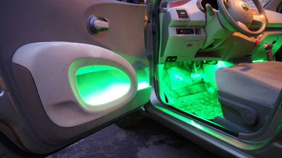Как подключить светодиодную ленту в машине: выполняем легкий тюнинг своими руками. как сделать подсветку в салоне машины своими руками светодиодная лента в салон автомобиля