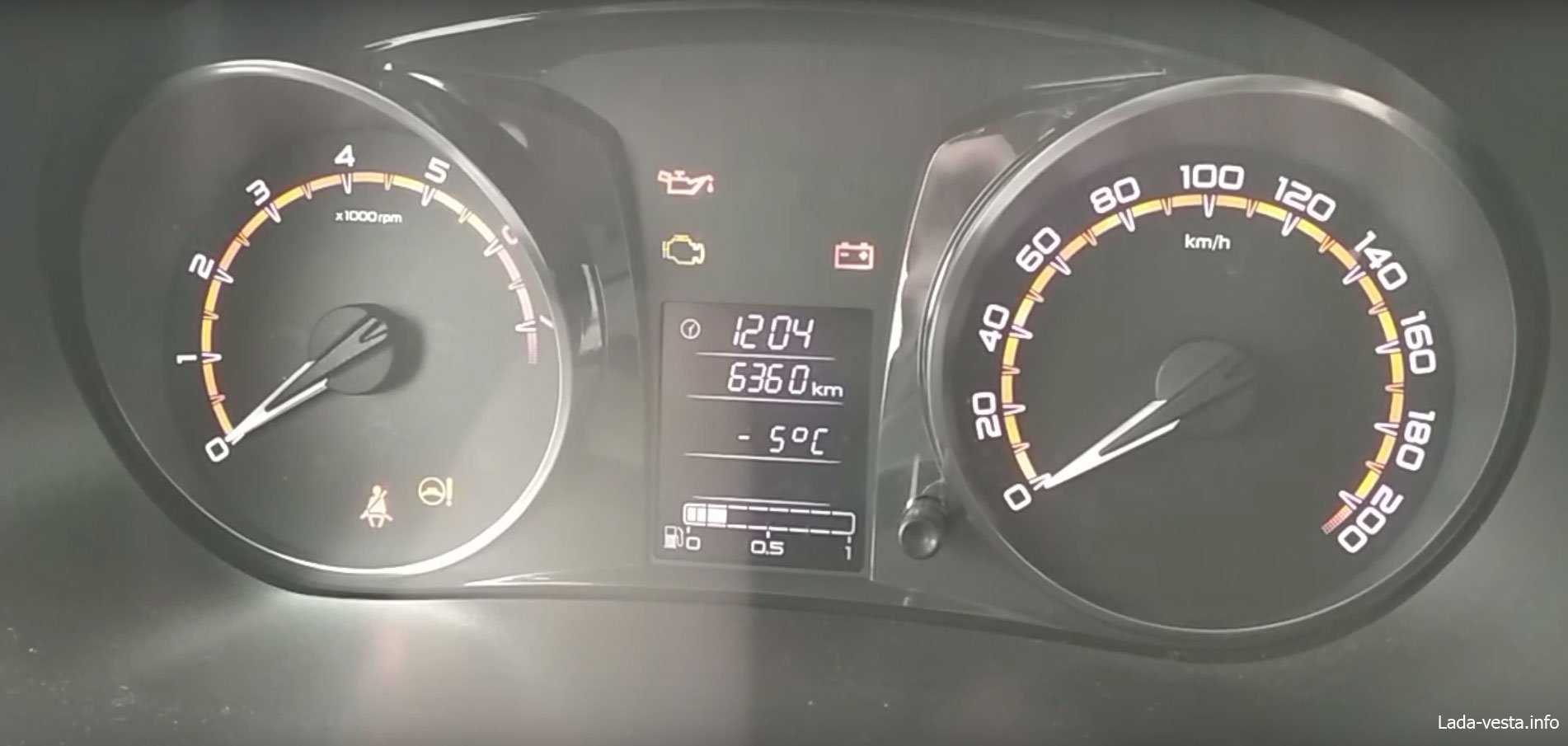 Как настроить часы в машине