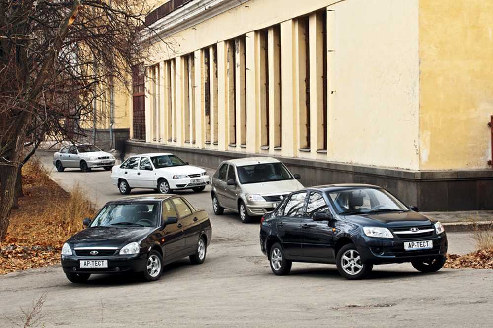 Топливная система Весты отличается от аналогичных систем других автомобилей Лада (например Гранты Калины или Приоры) и больше похожа на конструкцию Renault Logan 2009 года Например у Весты