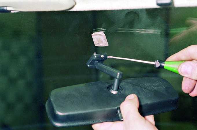 Как заменить боковое стекло в машине своими руками. как заменить боковые зеркала на audi