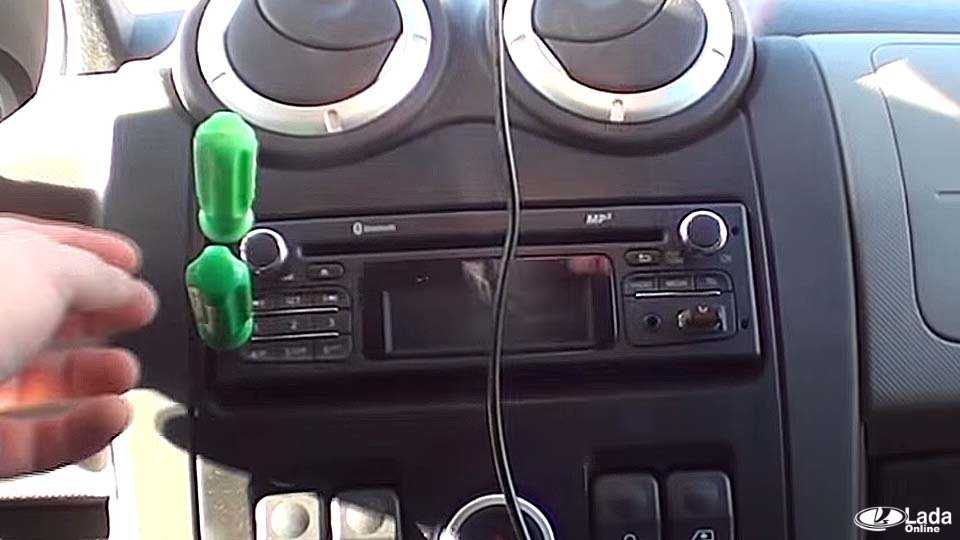 Как подключить телефон по bluetooth к автомобилю