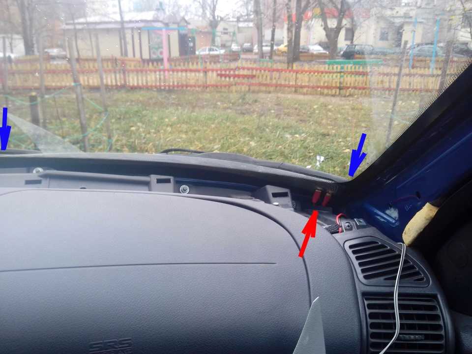 как включить обогрев заднего стекла на приоре