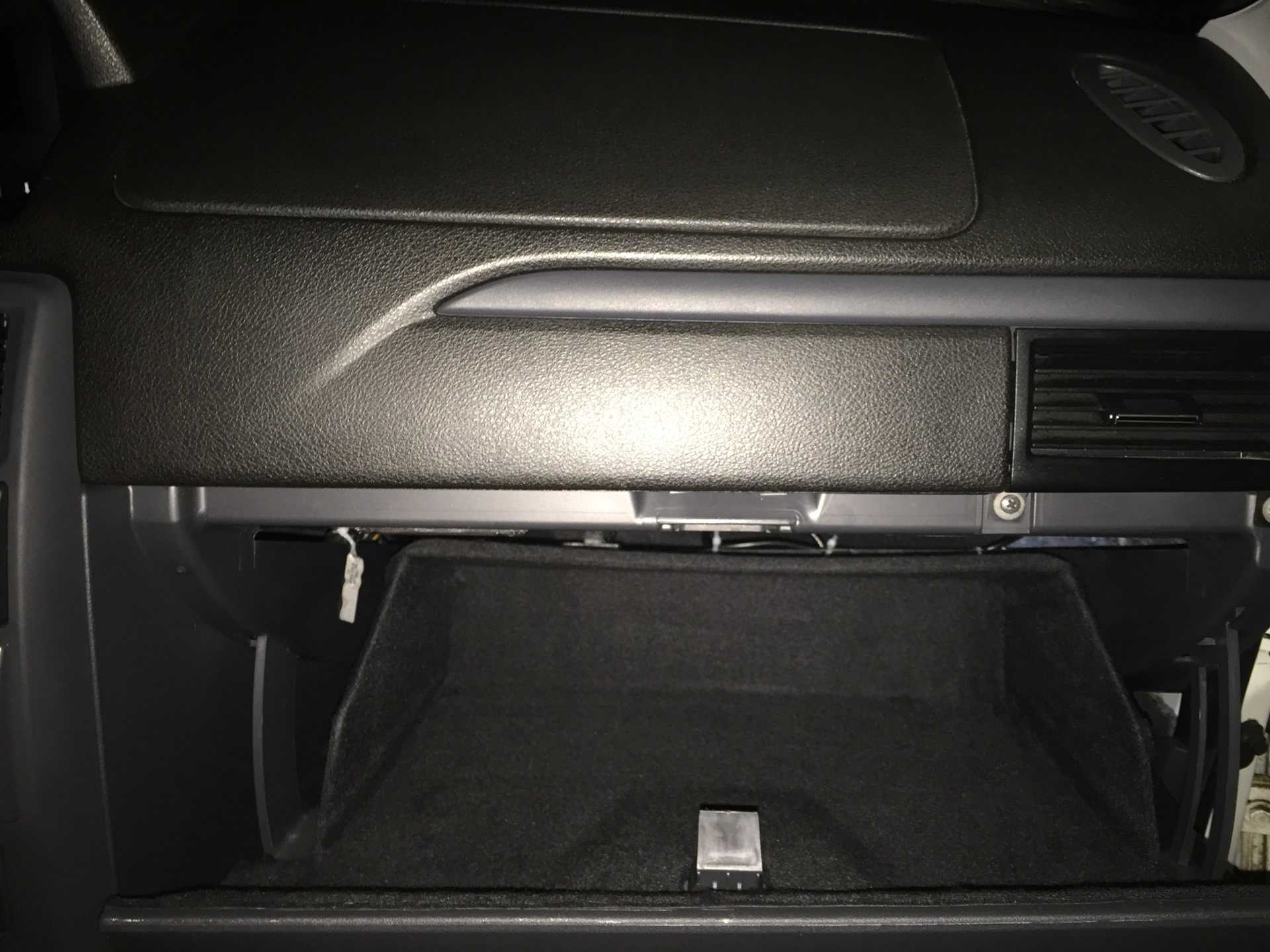Что такое охлаждаемый перчаточный ящик в авто - все о лада гранта