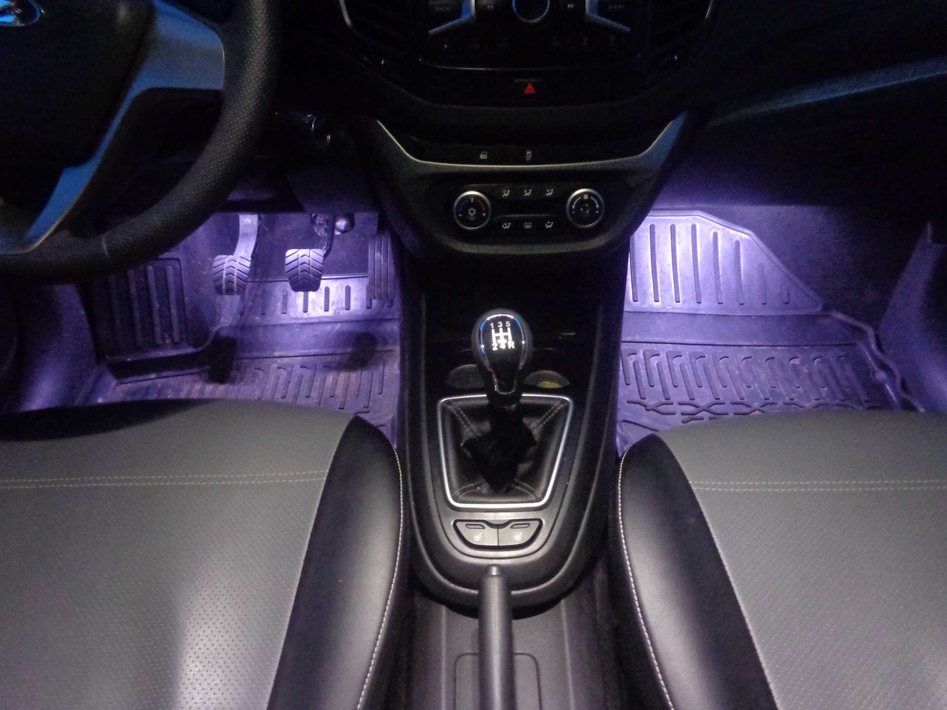 Для более комфортной эксплуатации автомобилей LADA с каждым годом АвтоВАЗ добавляет новые опции Например у Лада Веста люкс в передних дверях есть штатная подсветка мест входа-выхода В дополнении к