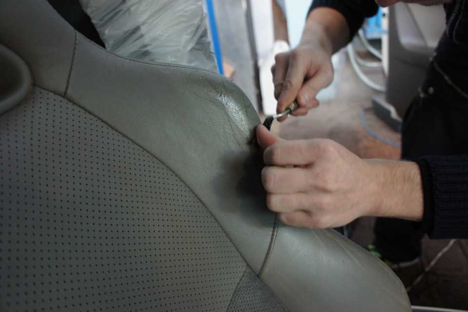 Восстанавливаем сидения в машине своими руками