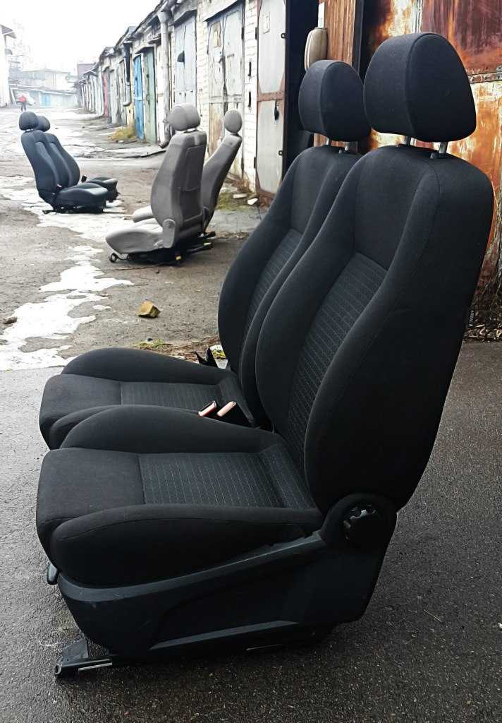 Передние сидения москва купить. Передние сиденья. Сиденья от иномарки. Автомобильные передние кресла. Переднее сиденье машины.