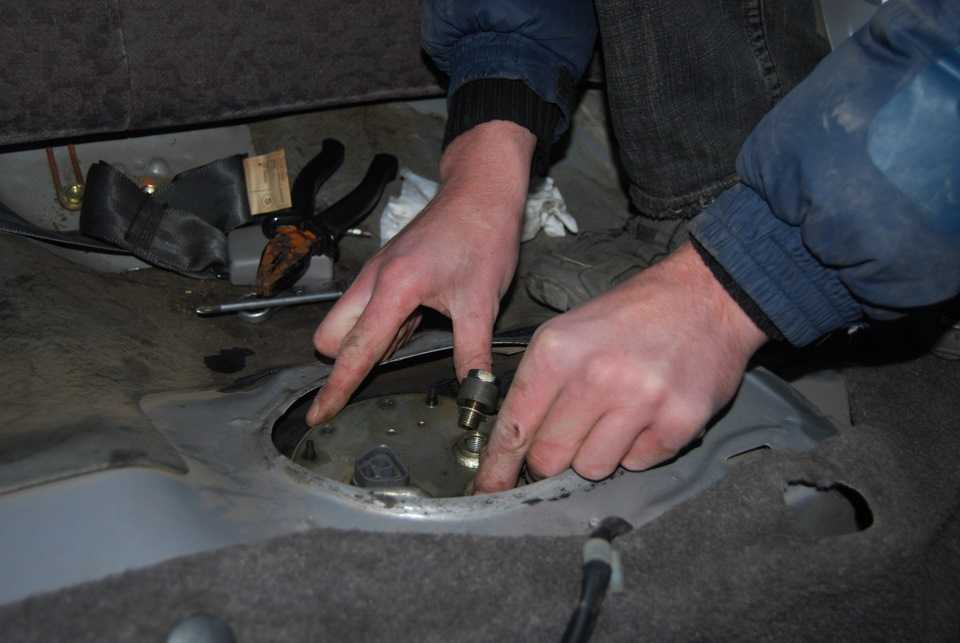 Замена и ремонт топливного насоса на автомобиле: как снять, разобрать, почистить и заменить фильтра + видео » автоноватор